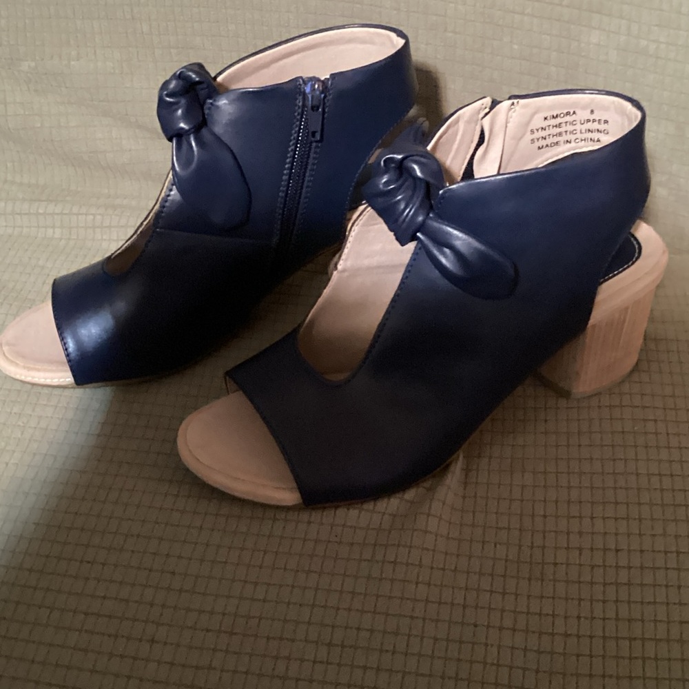 Elegant Navy Open-Toe Heels with Bow Accent